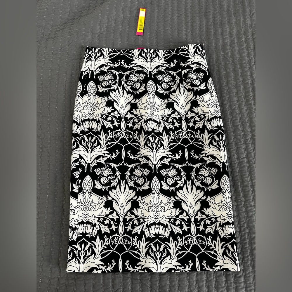 Catherine Black and White Floral Pencil Skirt